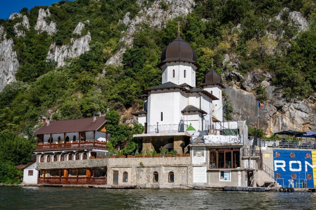 Casa Clau Cazare Orsova Exterior photo